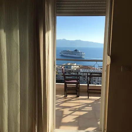 Cloud 7 Apartment *
